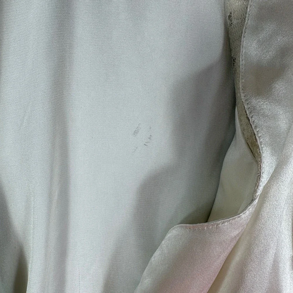 Vintage Victorias Secret Gold Label Ivory Lace Trim Nightshirt ML
